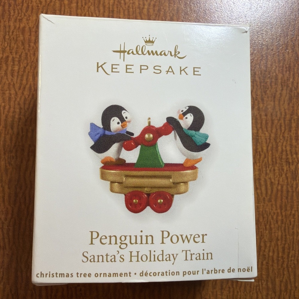 Hallmark Miniature Ornament 2011 PENGUIN POWER Santa's Holiday Train NIB